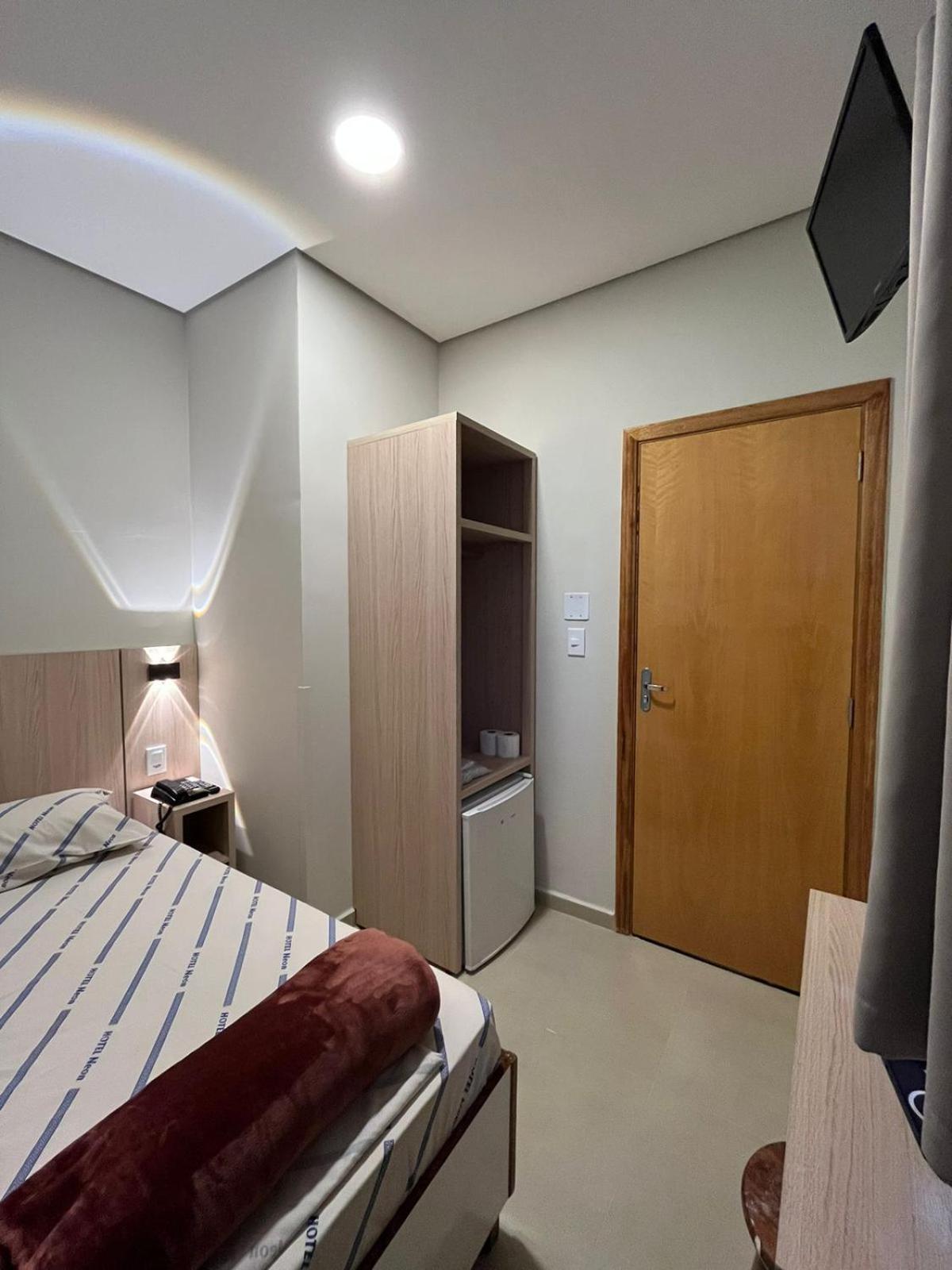 Hotel Neon - Proximo A 25 De Marco, Bom Retiro E Bras, A 2Min Do Mirante Sampa Sky E Pista De Skate Anhangabau São Paulo Luaran gambar
