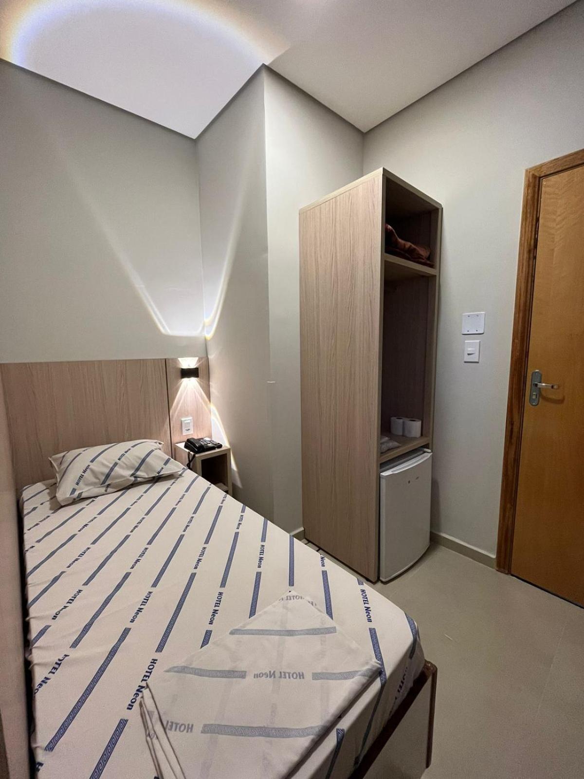 Hotel Neon - Proximo A 25 De Marco, Bom Retiro E Bras, A 2Min Do Mirante Sampa Sky E Pista De Skate Anhangabau São Paulo Luaran gambar