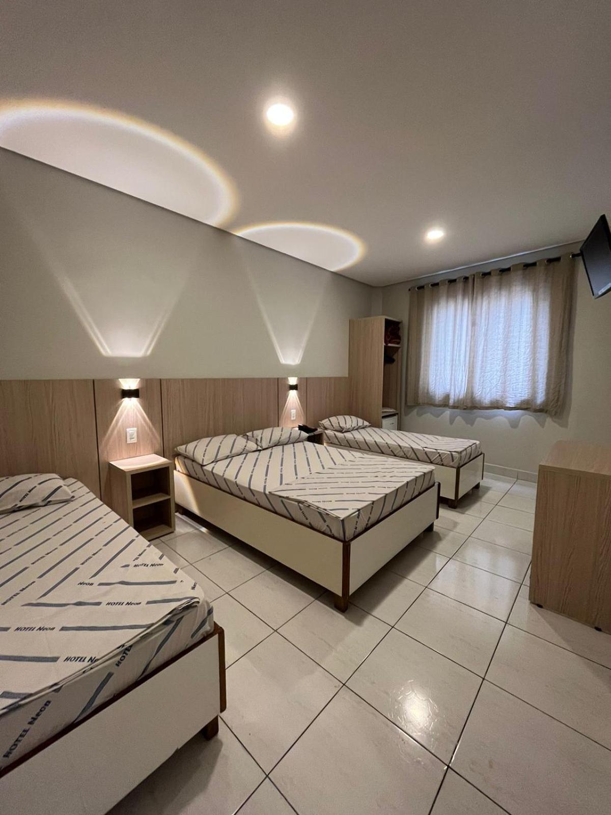 Hotel Neon - Proximo A 25 De Marco, Bom Retiro E Bras, A 2Min Do Mirante Sampa Sky E Pista De Skate Anhangabau São Paulo Luaran gambar